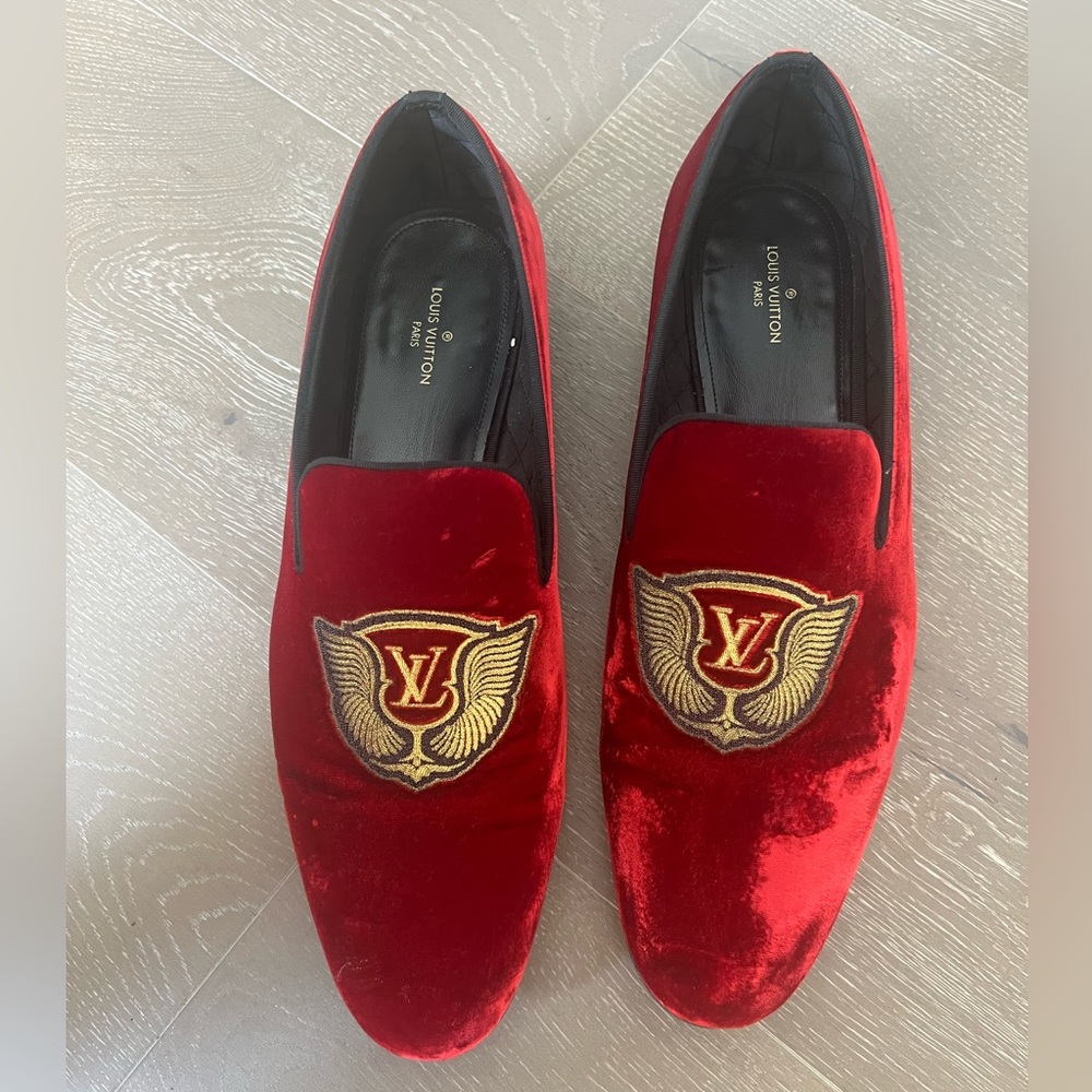Red velvet, in very good condition